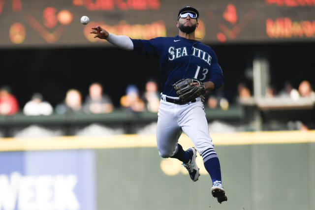 Mariners catcher Luis Torrens earns win on mound in DH opener