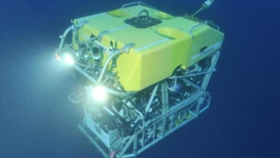 法國出動「阿塔蘭特號」配備的水下機器人「維克多6000」。（圖／翻攝自@BFMTV　Twitter）