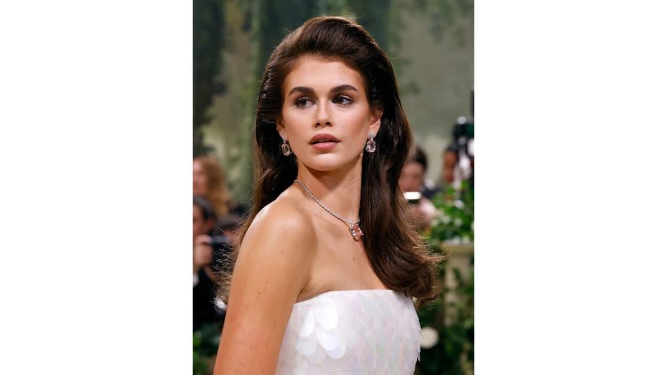 Kaia Gerber is her Mum's twin at the 2024 Met Gala 
