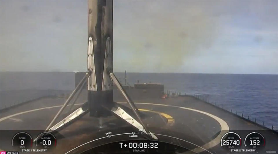 Die erste Stufe der Rakete, die ihren elften Flug absolvierte, landete etwa achteinhalb Minuten nach dem Start auf einer SpaceX-Drohne im Atlantik südöstlich des Startplatzes.  SpaceX hat mittlerweile 278 Booster-Bergungen erfolgreich abgeschlossen, die letzten 204 in Folge.  / Bildnachweis: SpaceX