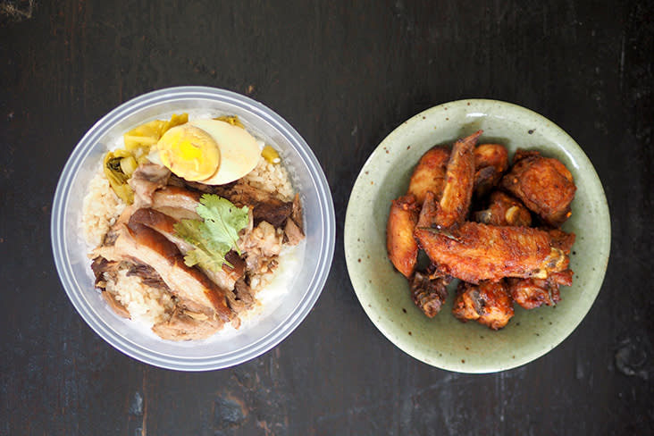 The fried chicken is placed in a brown paper bag while you can easily eat the braised pork rice from the takeaway container