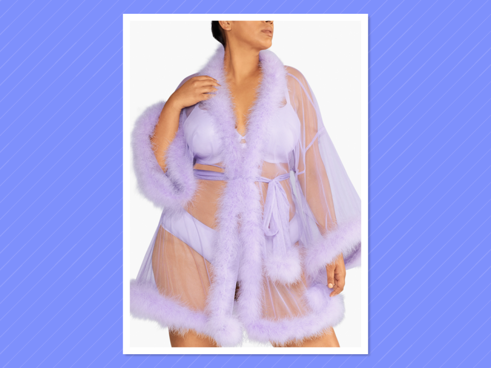 Flirty marabou robe