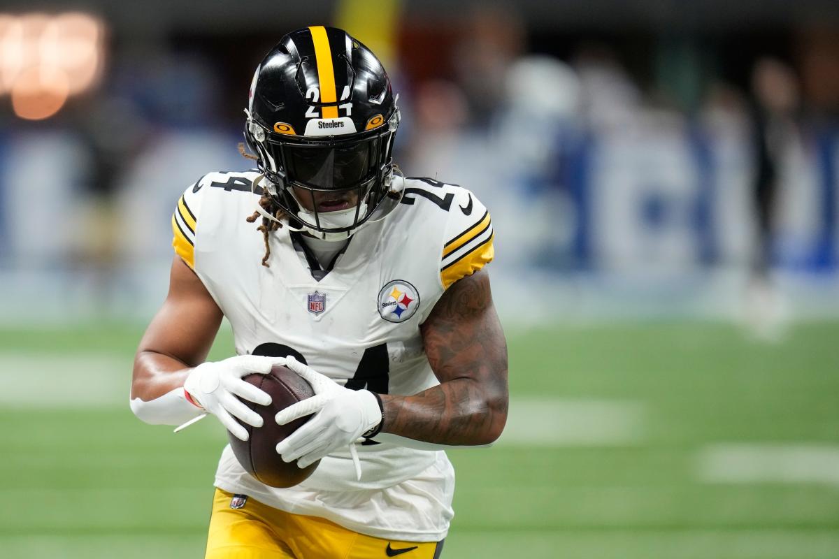 Former Pittsburgh Steelers running back Benny Snell signs with new