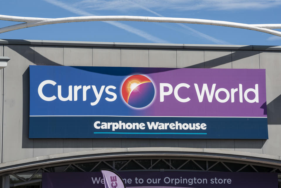 Tech retailer Dixons Carphone is to cut 800 jobs as it changes the way its stores are managed. The company, which owns Currys PC World, has already started to consult with the affected staff, as it begins to remove roles from its stores. Retail managers, assistant managers and team leader roles will be cut at the company, while new sales manager, customer experience and operational excellence manager positions will be created. (Photo by Dave Rushen / SOPA Images/Sipa USA)