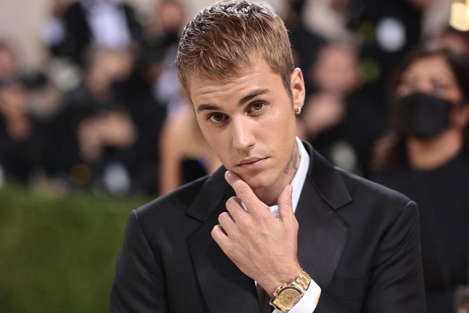 NEW YORK, NEW YORK - SEPTEMBER 13: Justin Bieber attends The 2021 Met Gala Celebrating In America: A Lexicon Of Fashion at Metropolitan Museum of Art on September 13, 2021 in New York City. (Photo by Dimitrios Kambouris/Getty Images for The Met Museum/Vogue )