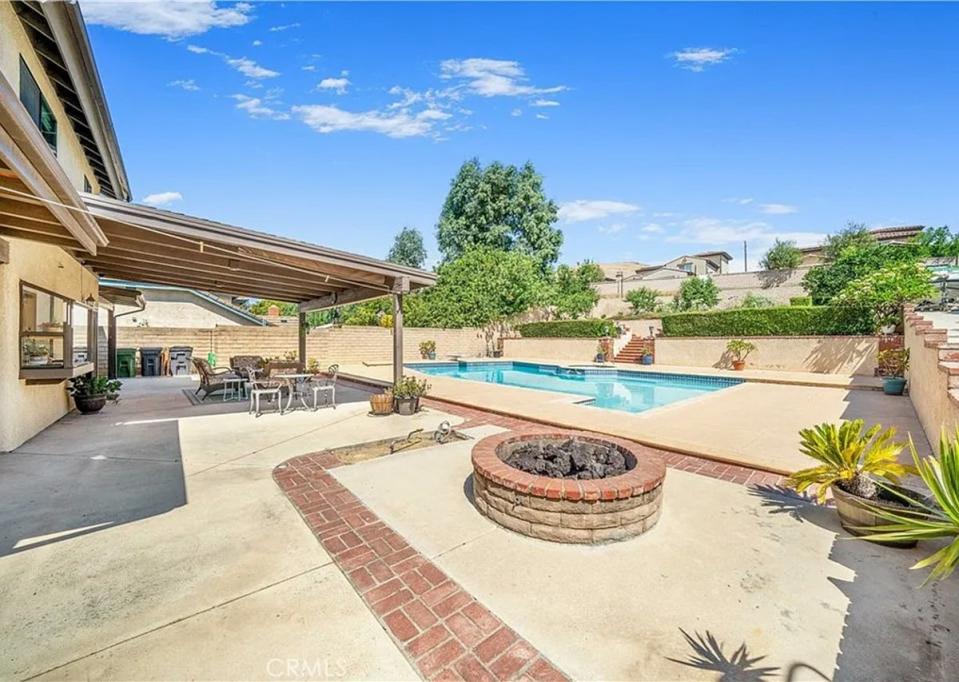 The house in Simi Valley used in Poltergeist, photo of the backyard.