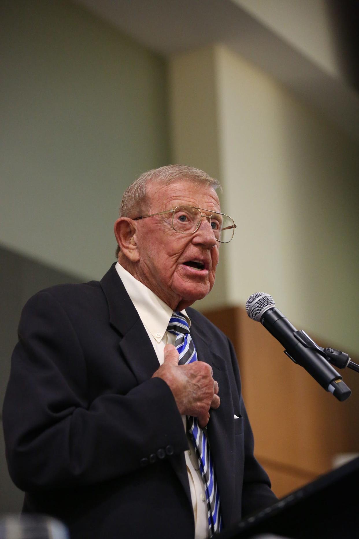 The 2020 Gaston County Sports Hall of Fame banquet was held on October 16, 2021 at the Gastonia Conference Center. The keynote speaker was former Notre Dame, South Carolina, and NC State head coach and College Football Hall of Famer Lou Holtz. (Brian Mayhew / Special to the Gazette)