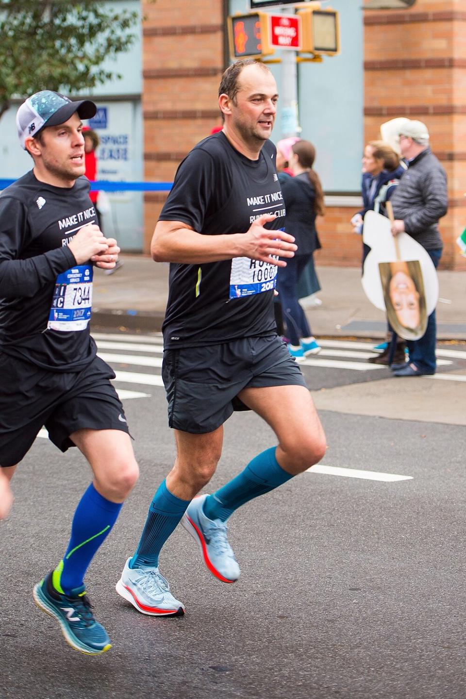 Daniel Humm is seen runing the TCS New York City Marathon on November 5, 2017 in New York City.