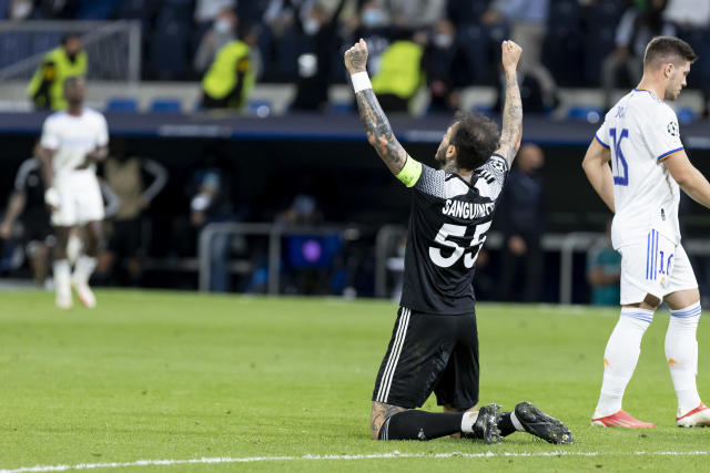 MADRID, SPAIN - SEPTEMBER 28: (BILD OUT) Gustavo Dulanto ofFC Sheriff Tiraspol celebrate after winning during the UEFA Champions League group D match between Real Madrid and FC Sheriff at Estadio Santiago Bernabeu on September 28, 2021 in Madrid, Spain. (Photo by Berengui/DeFodi Images via Getty Images)