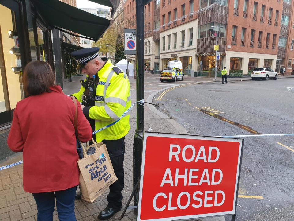 The scene in Knightsbridge, where a murder investigation has begun after a man was knifed to death near Harrods department store in a suspected robbery, as he made his way home from a nearby restaurant. (PA Wire/PA Images)