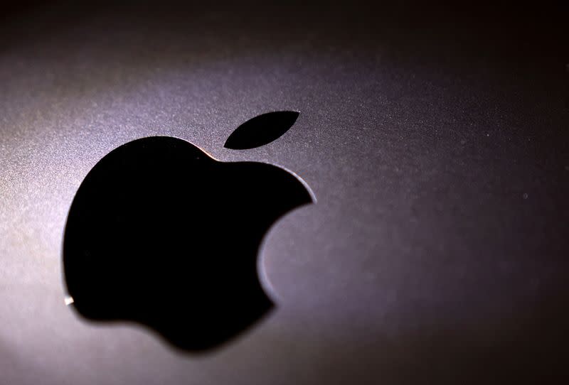 FOTO DE ARCHIVO: El logo de Apple se ve en esta ilustración