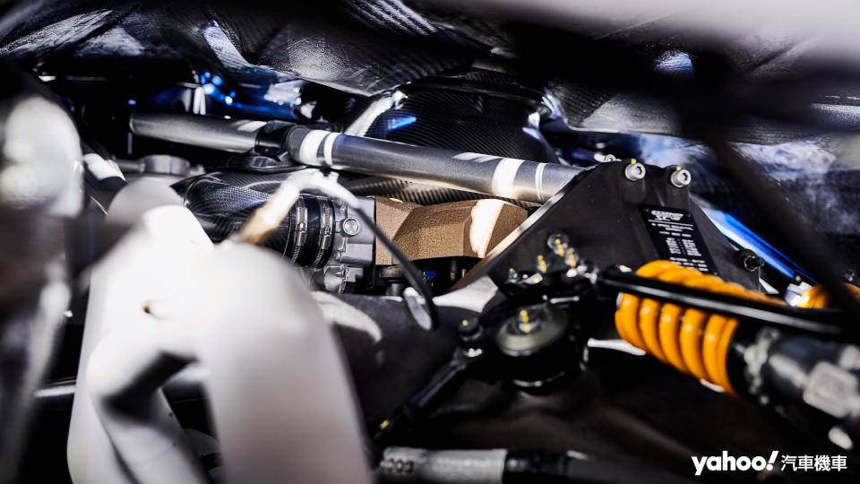 Essenza SCV12底盤雖說基於Aventador SVJ所打造，在Lamborghini Squadra Corse對於新世代賽車的理解下卻又有了截然不同的全新樣貌。