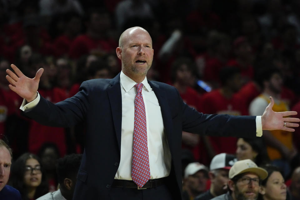 Maryland head coach Kevin Williard reacts during the first half of an NCCA college basketball game against Indiana, Tuesday, Jan. 31, 2023, in College Park, Md. (AP Photo/Julio Cortez)