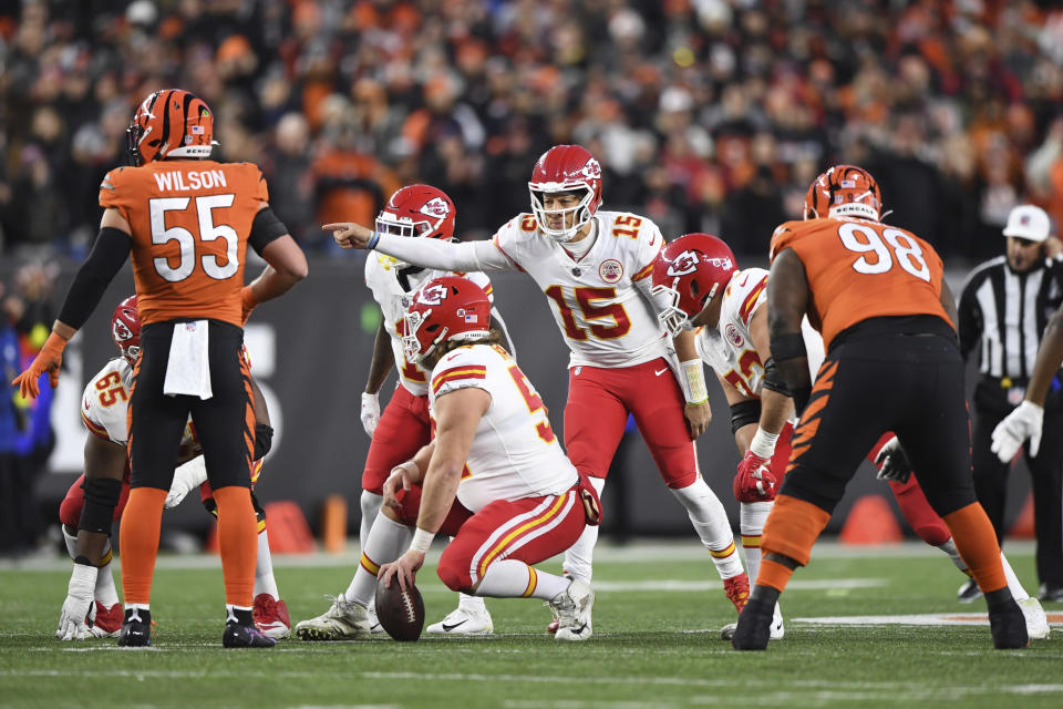 Kansas City Chiefs quarterback Patrick Mahomes (15) will be trying to diagnose the Bengals&#39; complex defense on Sunday. (AP Photo/Emilee Chinn)