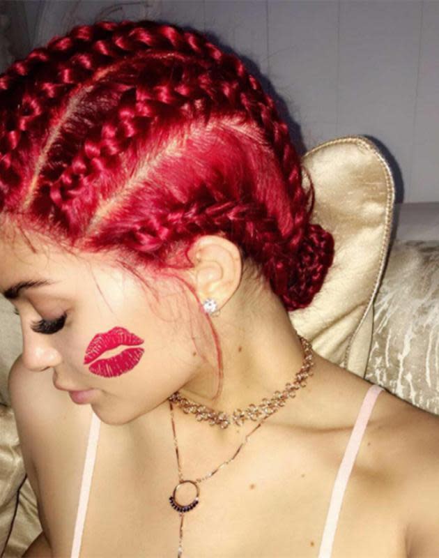 Kylie debuted a new red look. (Photo: Instagram/kyliejenner)
