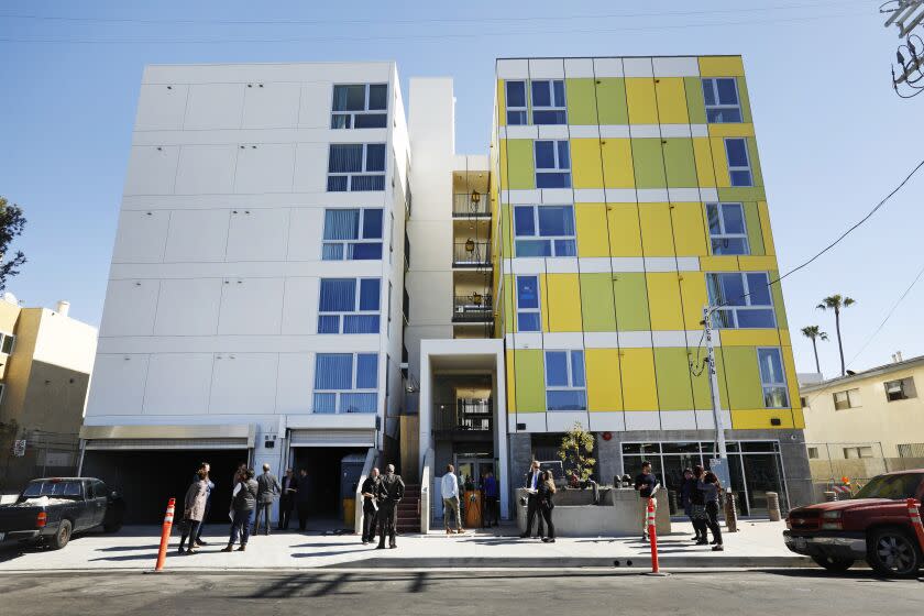 Los Angeles, Mar Vista, California-March 11, 2022-Top lawmakers and state officials tour a newly constructed, all-electric affordable apartment building in Mar Vista, Los Angeles, California on March 11, 2022. They announce the availability of $60 million for builders to produce all-electric affordable housing, uplift the Governor's proposed $1 billion budget investment for building decarbonization and state efforts to address extreme heat. The building is called Vista Ballona and is located in the Mar Vista neighborhood at 3960 Grand View Blvd. Los Angeles.(Carolyn Cole / Los Angeles Times)