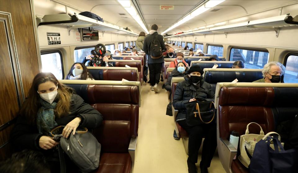 Commuters on Metro-North trains will need to continue wearing masks, according to the Metropolitan Transportation Authority.