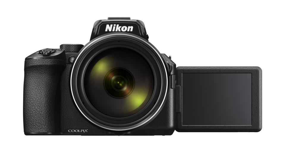 Nikon Coolpix D950 superzoom camera