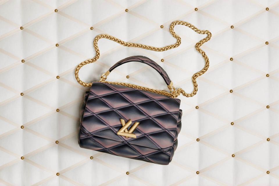 Louis Vuitton GO-14包款外型靈感來自於行李箱的內裡襯墊。圖片來源：Louis Vuitton