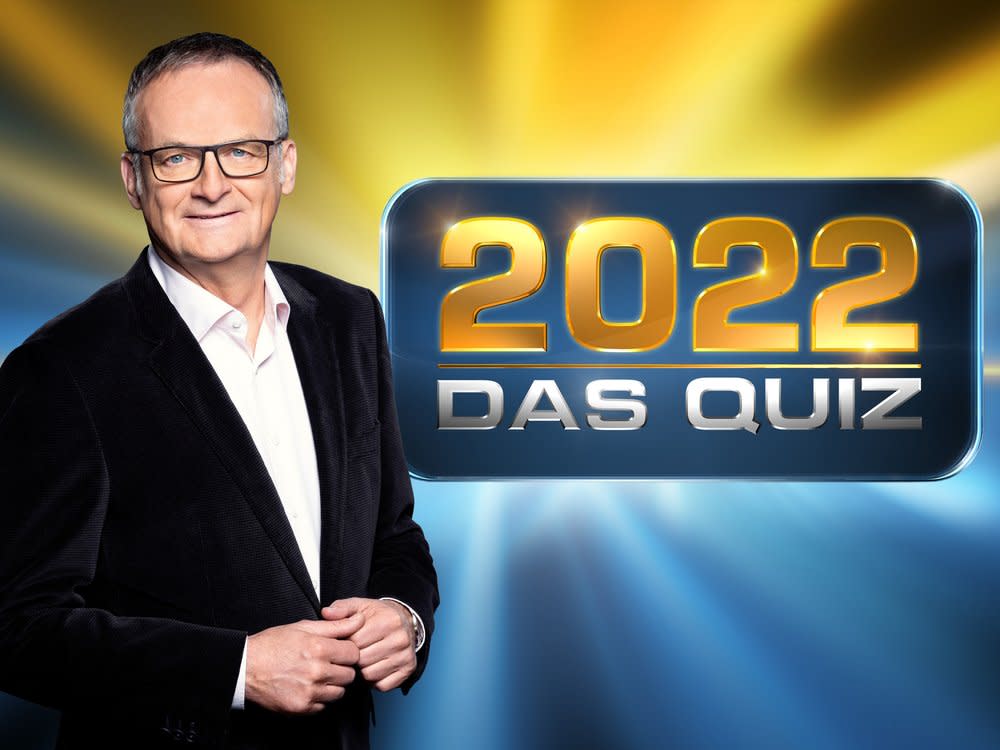 Frank Plasberg präsentiert zum 15. und gleichzeitig letzten Mal den beliebten Jahresrückblick zum Mitraten. (Bild: ARD/WDR/Stephan Pick/Brand New Media/Montage Frey)