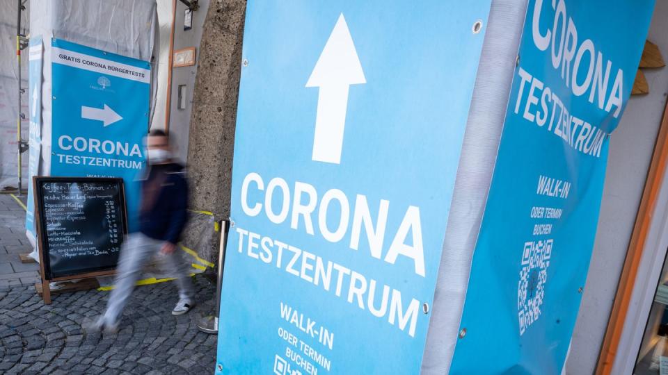 Die Sieben-Tage-Inzidenz in der Corona-Pandemie sinkt weiter.