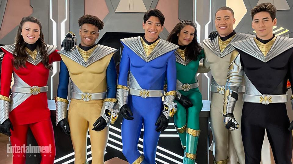 Hunter Deno, Jordan Fite, Kai Moya, Tessa Rao, Russell Curry, and Chance Perez on 'Power Rangers Cosmic Fury' set
