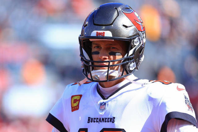 NFL ref explains Tom Brady penalty, says Bucs star 'used abusive language'