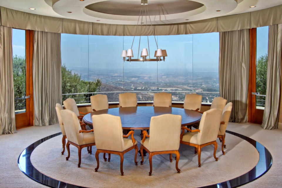 Rotating Dining Room