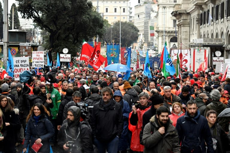An anti-fascist march in downtown Rome began calmly on Thursday