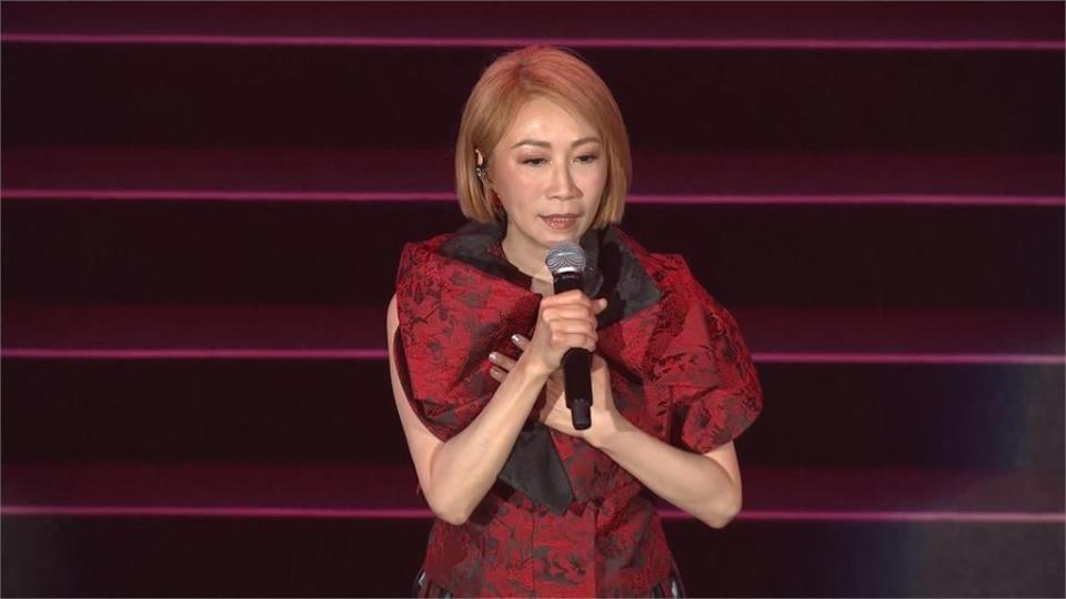 「情歌天后」李翊君出道35年紀念演唱會　超正女兒現身吹長笛助陣