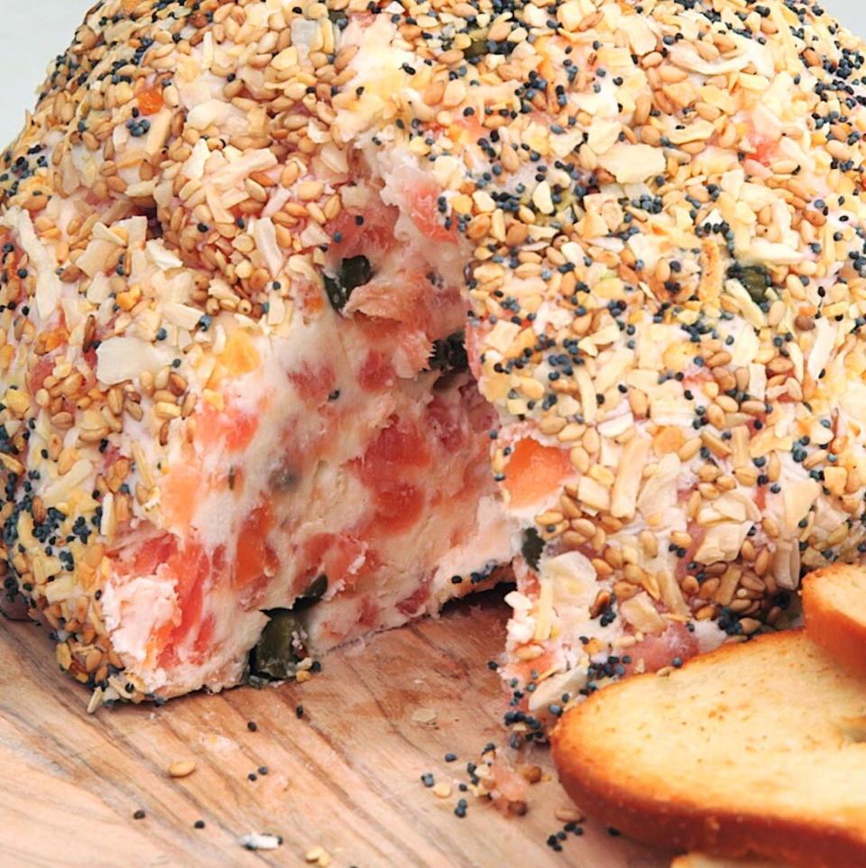 Everything Bagel Cheese Ball