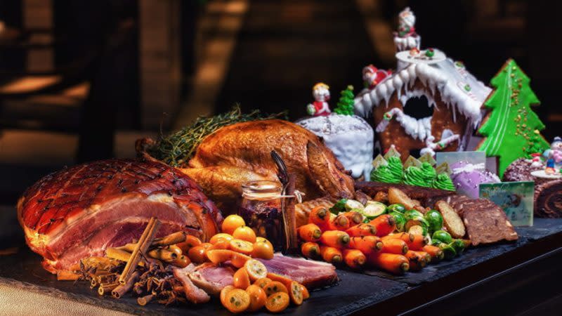 Four seasons kuala lumpur - christmas buffet