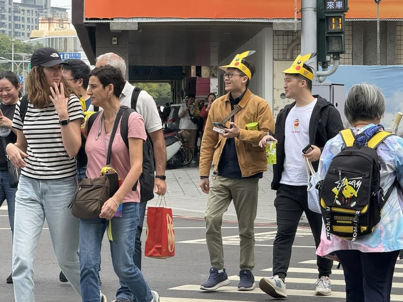 寶可夢活動、台灣燈會與蘭展同在台南  遊客擠爆 Pokemon GO City Safari活動9日在台南市熱鬧登場，同 時間台南還有正在展出的2024台灣燈會、台灣國際蘭 展，以及台南彩虹遊行活動等，吸引國內外大批遊客 湧入台南。 中央社記者張榮祥台南攝  113年3月9日 