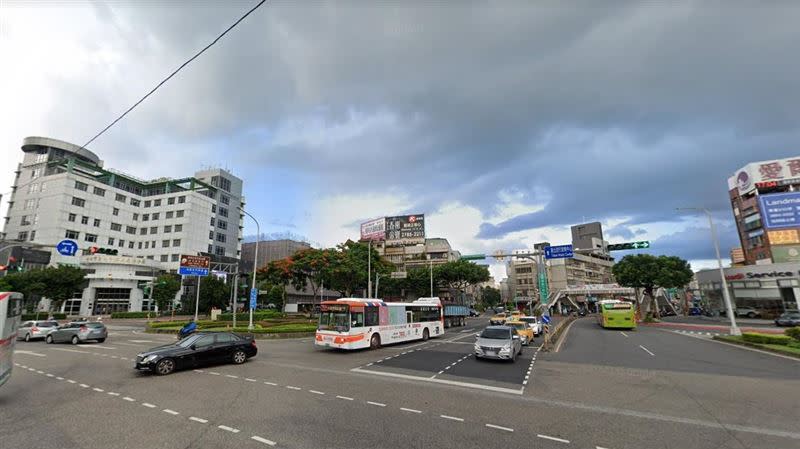 原po去南港附近時，發現到處都在蓋房子。（圖／翻攝自Google Maps）