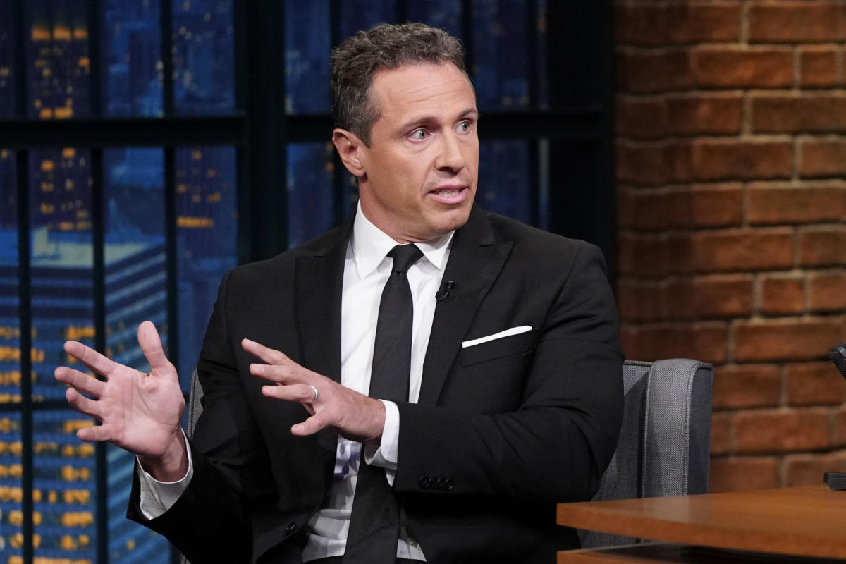 CNN S Chris Cuomo Apologizes For Inappropriate Conversations With Brother S Staff Network Says