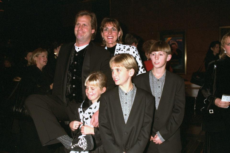 A photo of Jeff Daniels with family