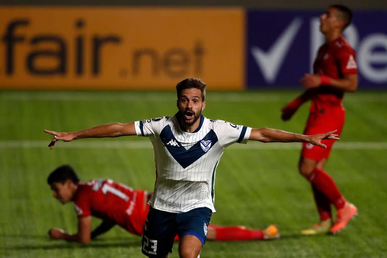 Agustín Bouzat ganó experiencia en Vélez, creció futbolísticamente y ahora sabe que su pase se queda en Liniers.