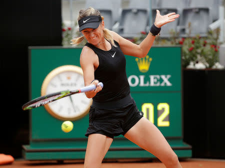 Tennis - WTA Premier 5 - Italian Open - Foro Italico, Rome, Italy - May 14, 2018 Belarus' Victoria Azarenka in action during her first round match against Japan's Naomi Osaka REUTERS/Max Rossi