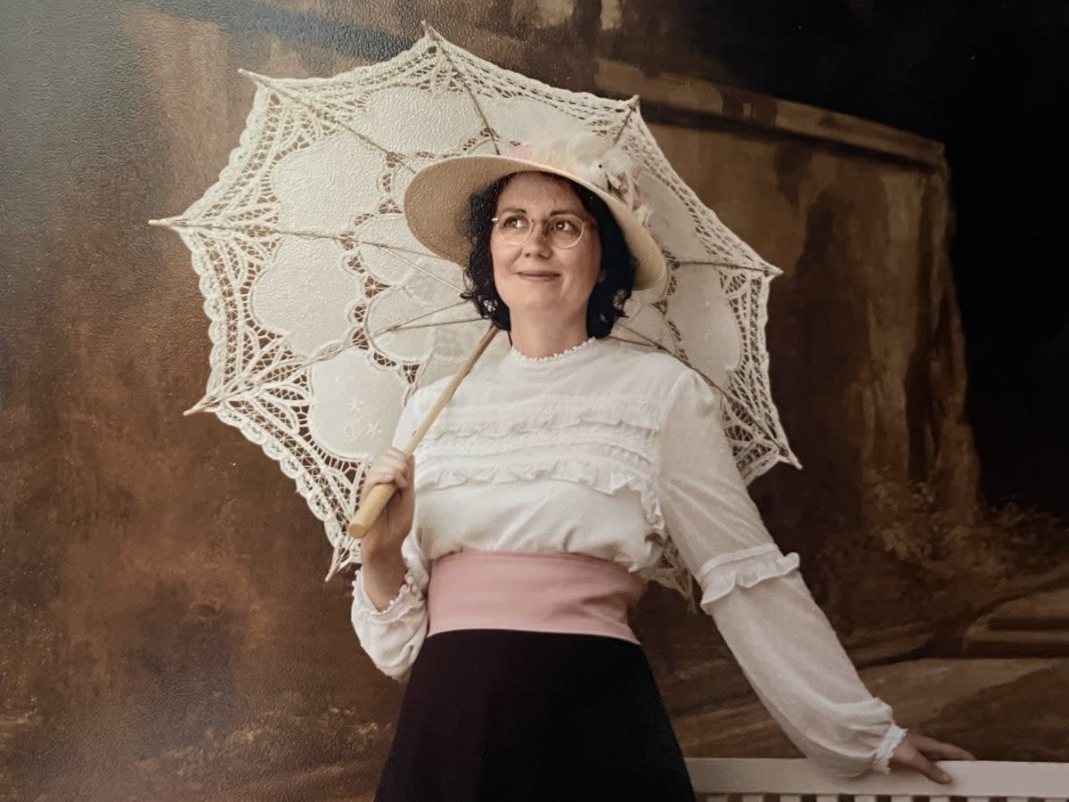 A vintage portrait of Jenny captured at Museum Fotoatelier Seidel (Lenka Stepankova)