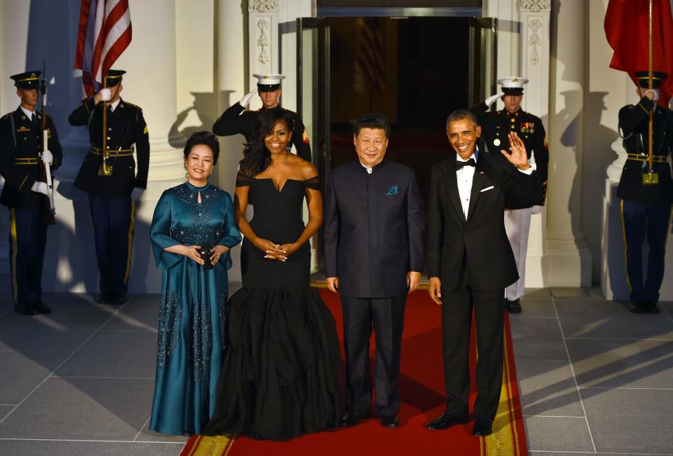 This Vera Wang gown, which&nbsp;the former first lady wore to a 2015 state dinner with Chinese President Xi Jinping and his wife, Peng Liyuan,&nbsp;screamed old&nbsp;Hollywood glamour.