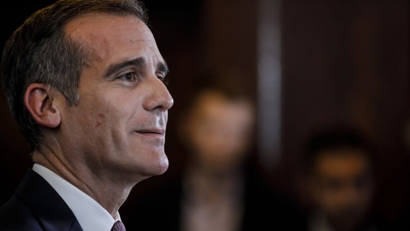 LOS ANGELES, CALIF. -- TUESDAY, JANUARY 29, 2019: L.A. Mayor Eric Garcetti announces that he will not run for President, at City Hall, in Los Angeles, Calif., on Jan. 29, 2019. (Marcus Yam / Los Angeles Times)