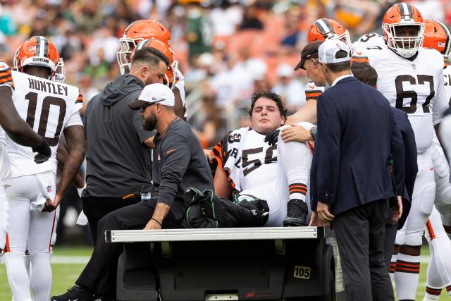 Cleveland Browns C Luke Wypler goes down with ankle injury against Green  Bay - Yahoo Sports