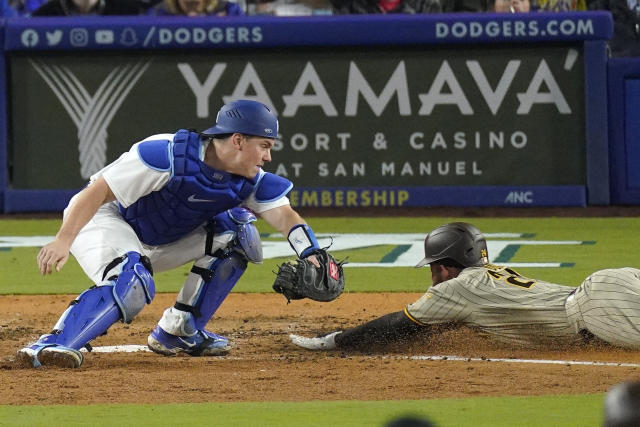 Betts, Freeman homer back-to-back, lift Dodgers to 4-2 win over