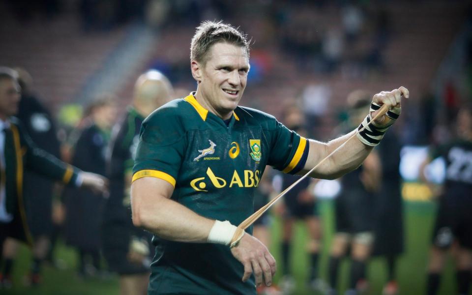 The ex-Springbok captain dislocated his kneecap playing against Wales in November 2014 - EPA