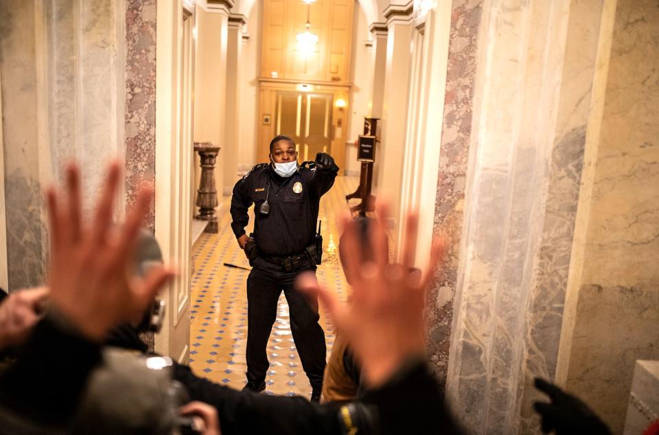 Teils exklusive Aufnahmen zeigen, was im Inneren des Kapitols in Washington passierte. (Bild:  SWR/Jamie Roberts)