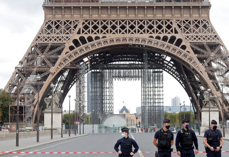 Paris Eiffel tower evacuated