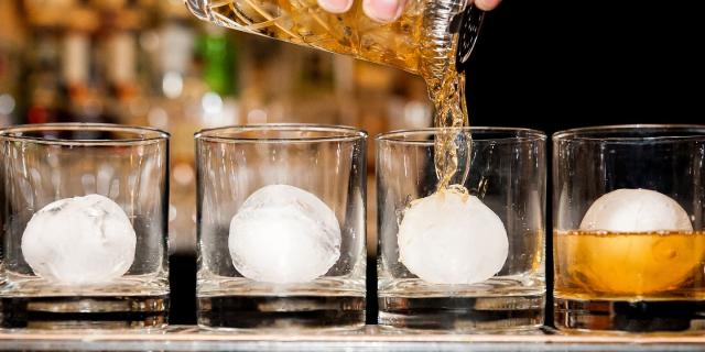 When to Ice Your Whiskey - Bourbon Plus Magazine