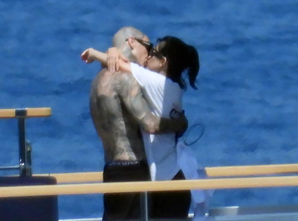 Kourtney Kardashian, Travis Barker, Kissing, Pre-Wedding, Wedding