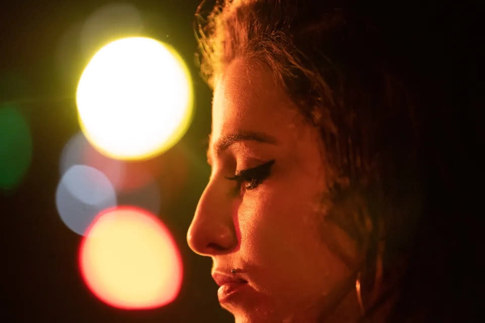 Marisa Abela als Amy Winehouse in „Back To Black“, für den es jetzt ein Escheinungsdatum gibt. (Studiocanal)
