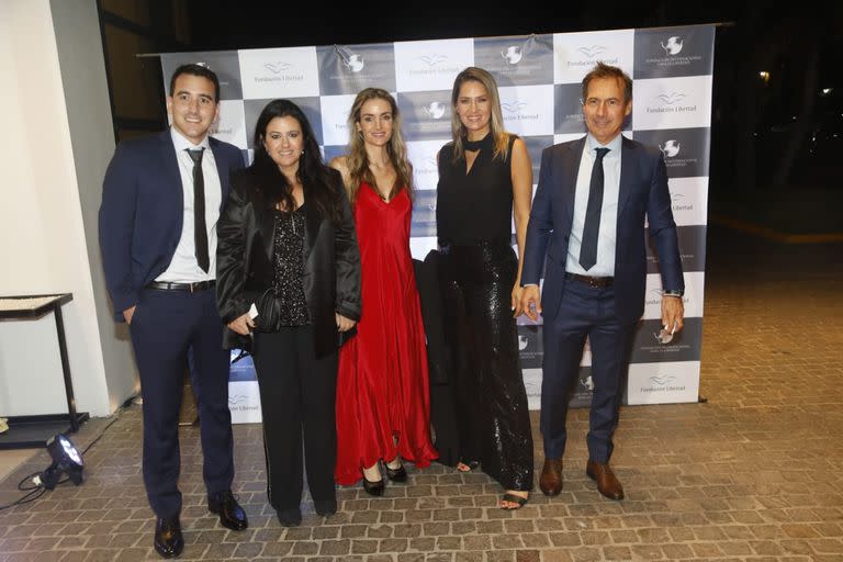 Carolina Losada y Luis Naidenoff en la cena de la Fundación Libertad